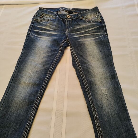 Ariya Jeans 7/8 With Designer Embroidery Pockets - Picture 10 of 16